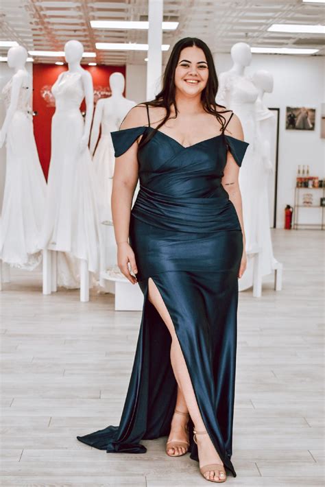 plus size models prom dresses