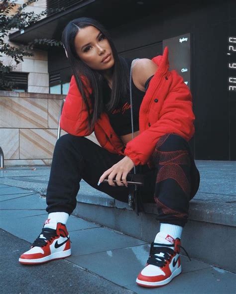 Pin By Ana Gonçalves🦋 On Casual Looks Jordan 1 Outfits Retro Outfits Red Jordans Outfit