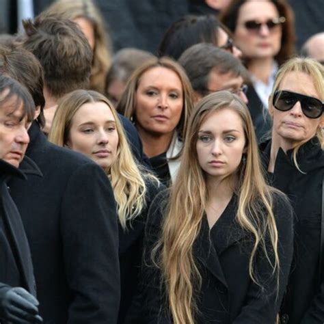 Sur instagram, elles ont toutes deux félicité leur papa pour la sortie de son dernier album, à travers de tendres paroles. PHOTOS - Ilona Smet, Emma et Darina Vartan Scotti : zoom ...