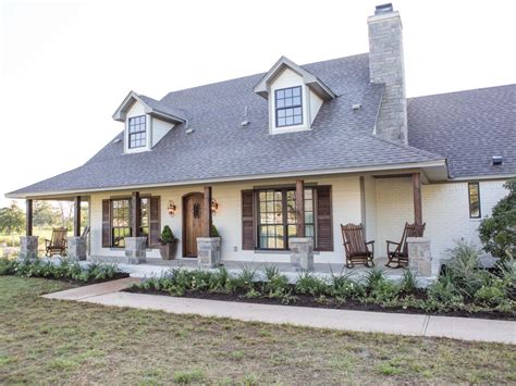 Chip and joanna gaines farmhouse exterior. Photos | HGTV's Fixer Upper With Chip and Joanna Gaines | HGTV
