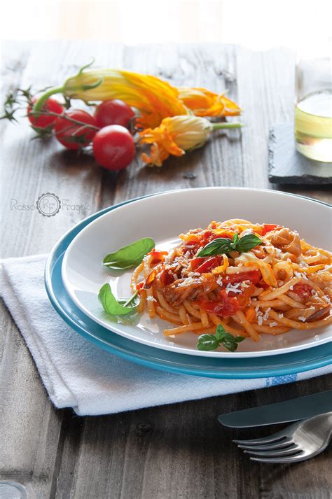 Pasta con fiori di zucca e pomodorini. Spaghetti con pomodorini fiori di zucca e melanzane | Cibo ...