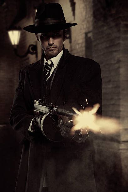 230 Gangster Tommy Gun Pic Stock Photos Pictures And Royalty Free