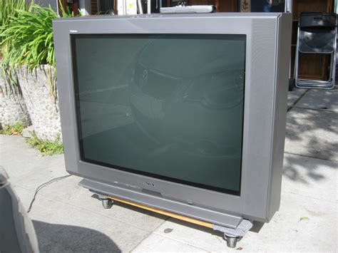 This Old Sony Tv Built Into My Wall Rhelpmefind