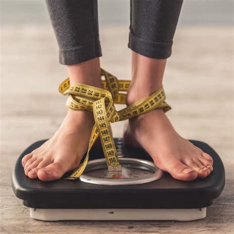 So if you lose 1lb (0.45kg) a week you could hope to reduce your waistline by an inch after four weeks. How to Lose Inches Off Your Waist Fast (Practically Overnight)