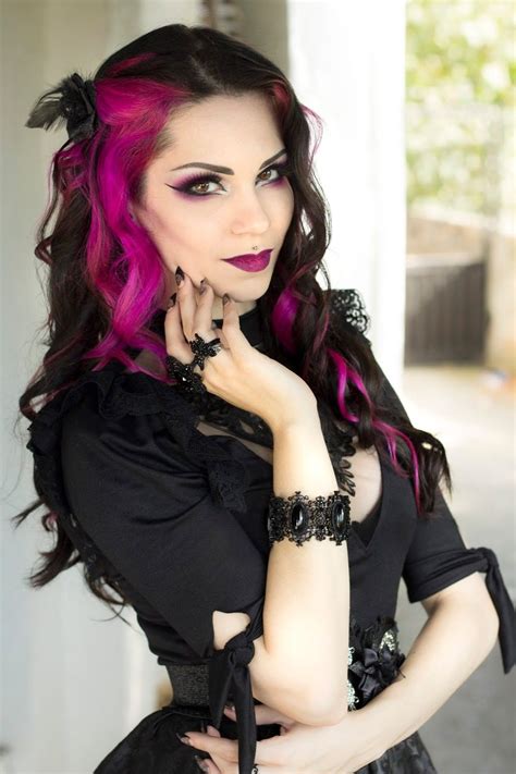 Pin By Rosette Ophelie On Make Up Gothic Hairstyles Goth Beauty Dark Pink Hair