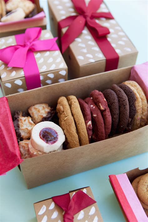 Sending an online gift is easy to do! DIY COOKIE GIFT BOXES - Tell Love and Party