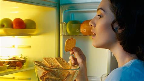 Obesity, lack of exercise, poor diet and aging are risk factors for diverticulitis, and it will usually make itself known with severe symptoms. How to Stop Binge Eating at Night | Eating Disorders - YouTube
