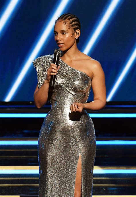 Alicia Keys Laid Her Edges With This 7 Product For The Grammys