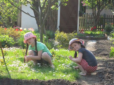 Johanna Pauline Ein Nachmittag Bei Oma Und Opa Im Garten