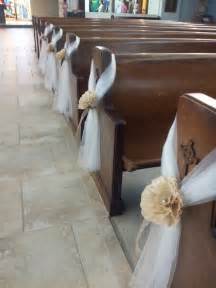 You will feel the romantic atmosphere surround you, enhanced with. tulle church pew decoration - Google Search | Idee per ...