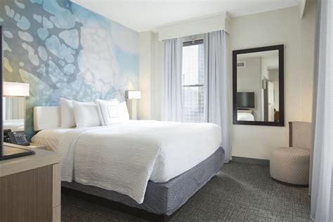 Suites feature private bedrooms, mini or full kitchens, separate living/dining areas and a washer/dryer in each suite. Courtyard Nashville Downtown One-Bedroom King Suite # ...