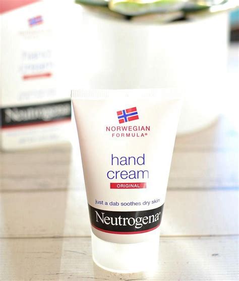 Neutrogena Norwegian Formula Is The Best Drugstore Hand Cream For Dry