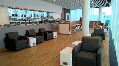 Review Lufthansa Business Lounge München K11 Reisetopia