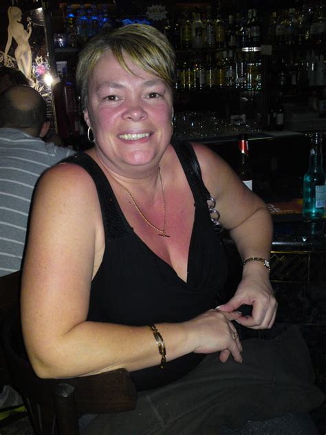 Dashingdee 52 From Glasgow Is A Local Granny Looking For Casual Sex