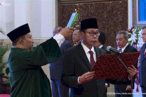 Di Hadapan Presiden Jokowi Nawawi Pomolango Ucapkan Sumpah Jabatan
