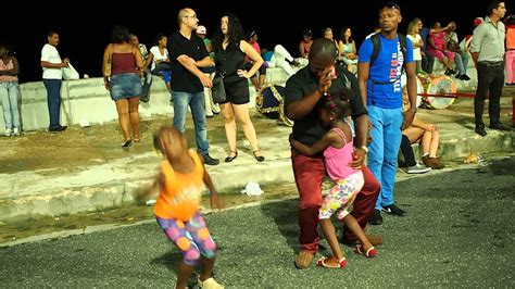 Papa Bailando Con Sus Hijas Youtube