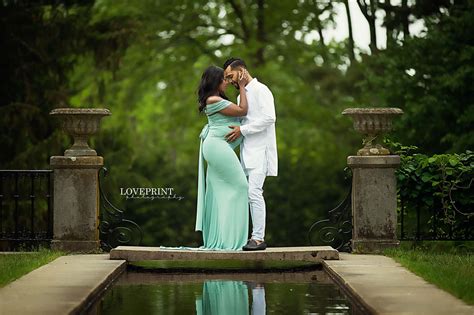 How To Pose Couples For Maternity Photography