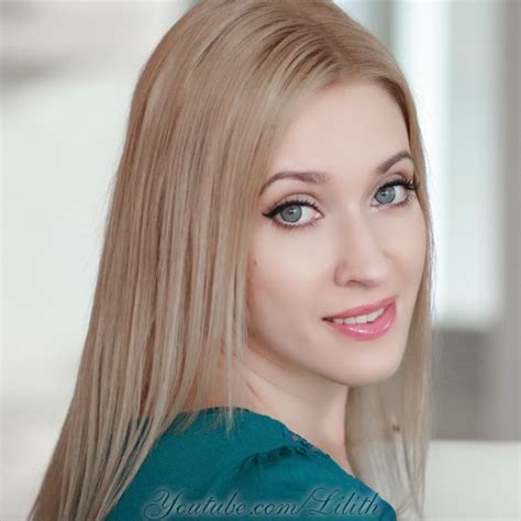If someone were to have dark blonde hair at a level of 7 but want to change it, warm highlights like honey, caramel, or toffee. New hair color: dark blonde, or how to tone down bleached ...