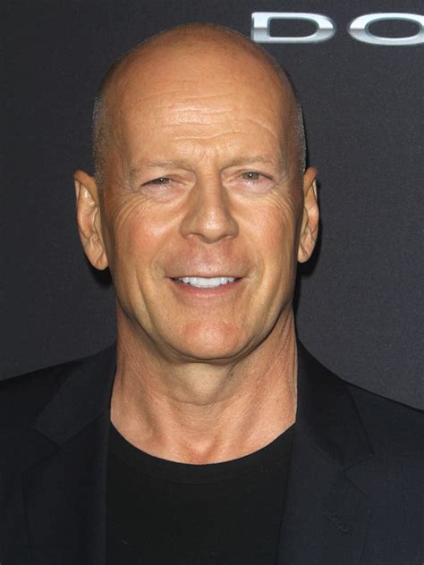 Bruce willis welcomed his fifth daughter on monday, may 5, his rep confirms to people. Bruce Willis - AlloCiné