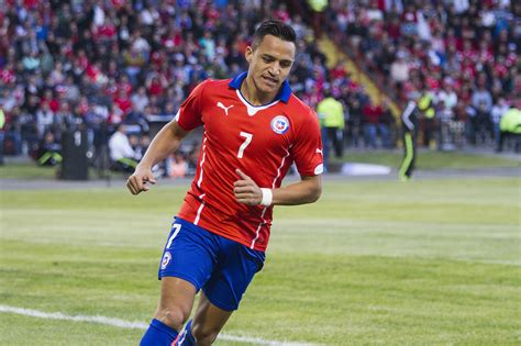 How chile have reinvigorated alexis sanchez at copa america. Video: Alexis Sánchez se luce cantando reggaetón — Radio ...
