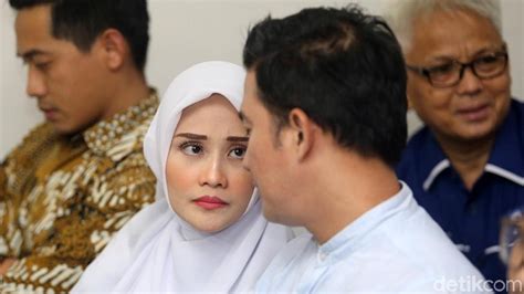 Novel penjara hati sang ceo / don't kill my baby (indonesia) by kafalma | goodnovel : Curahan Hati Istri Mandala Shoji soal Ketabahan Sang Suami
