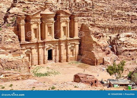 Petra La Ciudad Perdida En Jordania Meridional Foto De Archivo