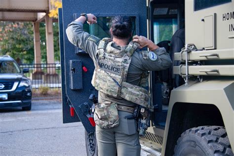 Dvids Images A Special Response Team Srt Operator From Homeland