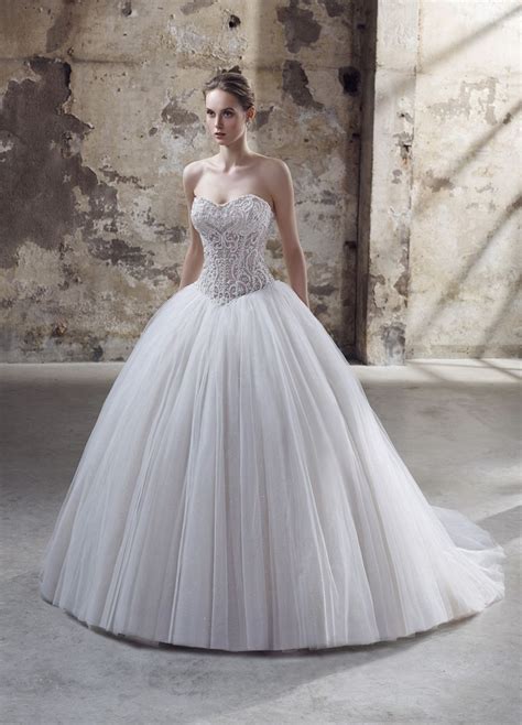 Check spelling or type a new query. Brautkleid Sabienne | Brautstudio Anke Tworuschka