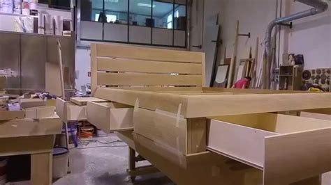 Un letto a castello fai da te per bambini! letto con piani estraibili comodino e cassetti al piede - YouTube
