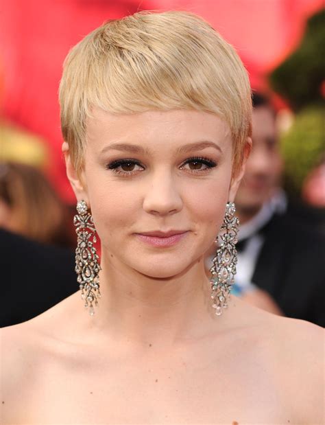 Go for a short cut with a flip for your summer look. 8 Celebrity Short Haircuts We've Obsessed Over (Beyonce ...