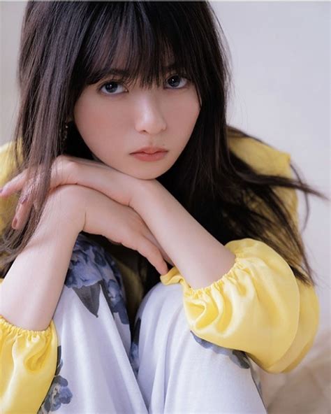 Pin By Xiaolu He On アイドル Idol Beautiful Japanese Girl Girl Poses