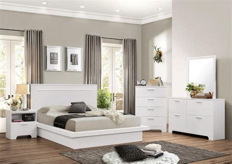 New Modern Rich White Headboard 4pc King Size Bedroom Set Furniture