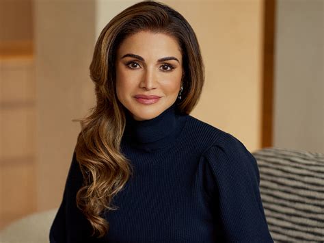 الملكة رانيا تغير صور بروفايل حساباتها على مواقع التواصل شاهدوا جمالها