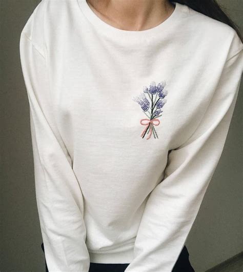 Lavender Flower Embroidered Sweatshirt Crewneck White Womens