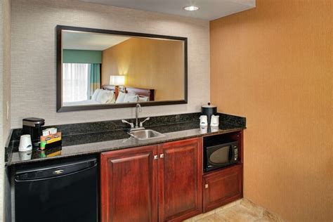 Hampton Inn And Suites By Hilton Toronto Airport Mississauga