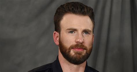 Heres What Chris Evans Has To Say About That Nsfw Nude Camera Roll