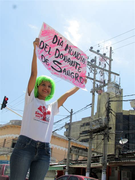 En Colombia Los Activistas Por La Paz Hacen Del Día Mundial Del Donante