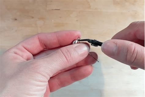 How To Make A Simple Wire Loop For Jewelry Making