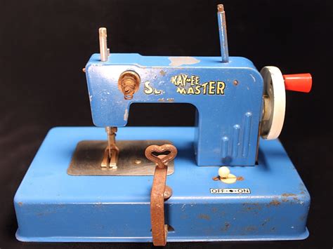 Vintage 40 S Kay Ee Sew Master Toy Sewing Machine With