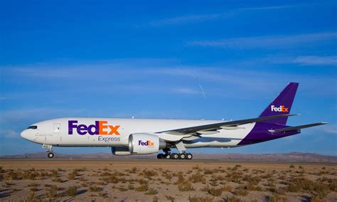 FedEx Q2 revenue down 3%, outlook muted