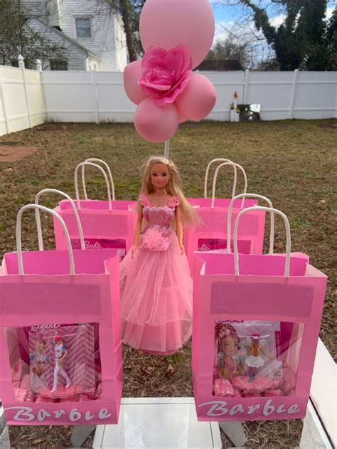 Barbie Favor Bags Ideas Barbie Party Decorations Barbie Birthday Party Barbie Theme Party