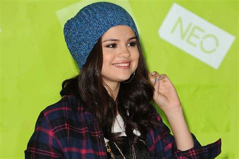 Selena Gomez To Host Unicef Acoustic Charity Concert In Nyc On January 19