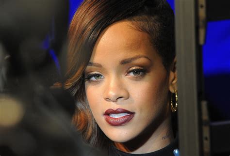 rihanna lashes out at snap over domestic violence ad shame on you chicago tribune