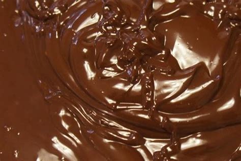 Versare in una ciotola ampia lo zucchero, l'amido di mais, il caffè solubile e miscelarli bene con una frusta. CREMA AL CAFFE' SENZA UOVA - Cucina Green