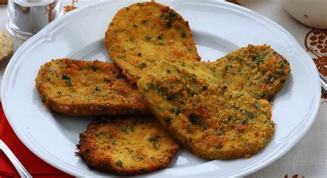 Melanzane gratinate al forno gustose e croccanti grazie alla panura che le ricopre. Le melanzane impanate e al forno, un contorno leggero e ...