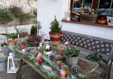Gift baskets will cost more, depending on how much is inside, but cheap filler for baskets can be shredded paper or reused tissue paper that is bunched up. Outdoor Christmas decoration ideas - 30 simple displays