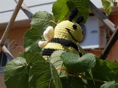 As a free member, you have full access to the free app and profile creation. ARTEDONIA: Bumble Bee - Free Pattern