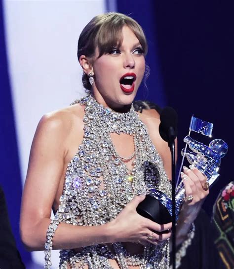 Taylor Swift Wins At Vmas 2022 Taylor Swift Photo 44571686 Fanpop