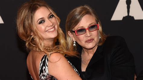 Billie Lourd Shares Emotional Tribute to Mom Carrie Fisher on 7th