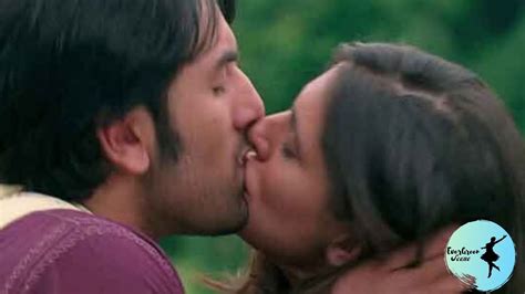 Best Kissing Of Bollywood Akshay And Kareena Ranbir Kapoor And Nargis Youtube
